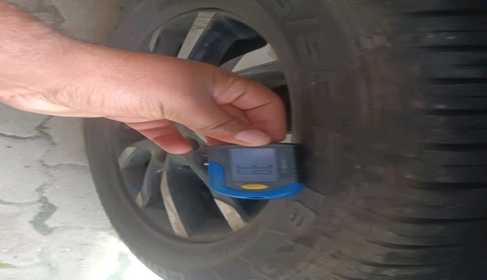 2019 Mahindra XUV500 W11 AT, Diesel, Automatic, 81,000 km, tyre