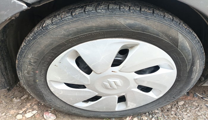 2014 Maruti Celerio ZXI, Petrol, Manual, 99,717 km, tyre