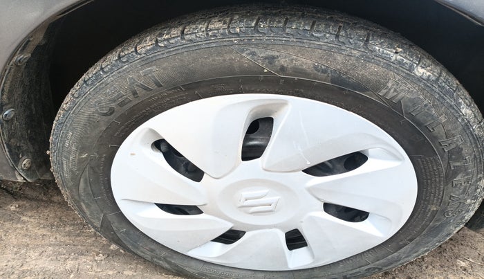 2014 Maruti Celerio ZXI, Petrol, Manual, 99,717 km, tyre