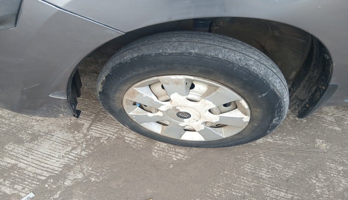 2013 Maruti Wagon R 1.0 LXI, Petrol, Manual, 1,04,890 km, tyre