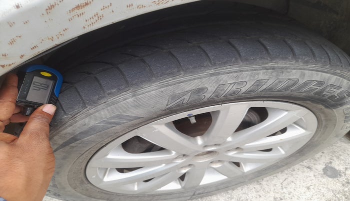 2011 Maruti SX4 ZXI, Petrol, Manual, 77,104 km, tyre