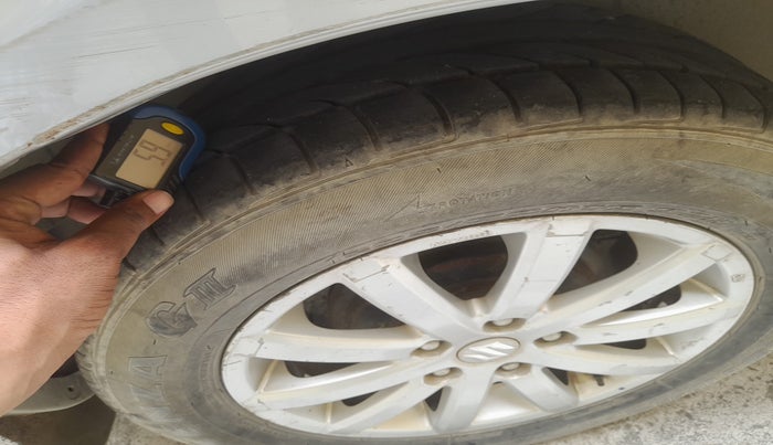 2011 Maruti SX4 ZXI, Petrol, Manual, 77,104 km, tyre