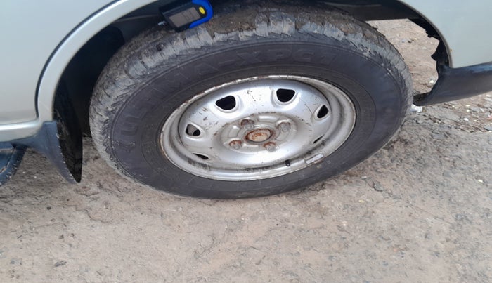 2015 Maruti Eeco 5 STR WITH A/C+HTR, Petrol, Manual, 1,38,967 km, tyre