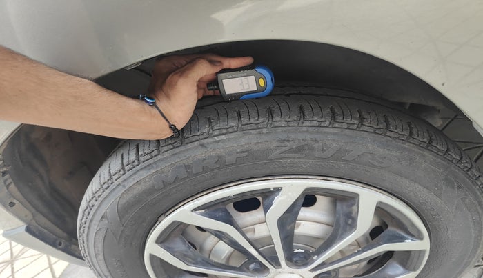 2016 Mahindra Kuv100 K2 6 STR, Petrol, Manual, 27,797 km, tyre