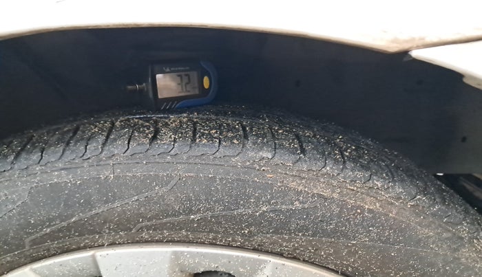2013 Toyota Etios G, Petrol, Manual, 90,271 km, tyre