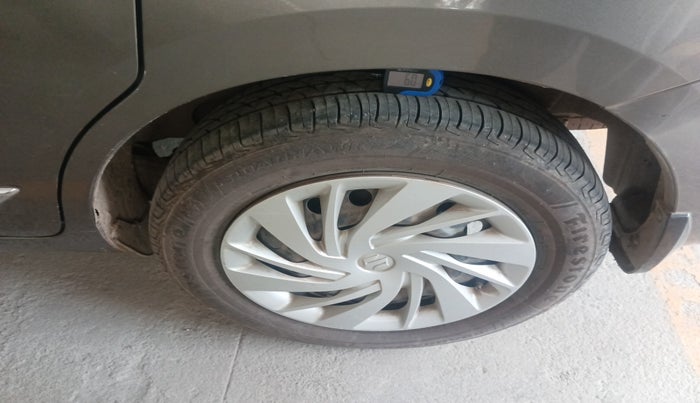 2020 Maruti Ertiga VXI CNG, Petrol, Manual, 89,107 km, tyre