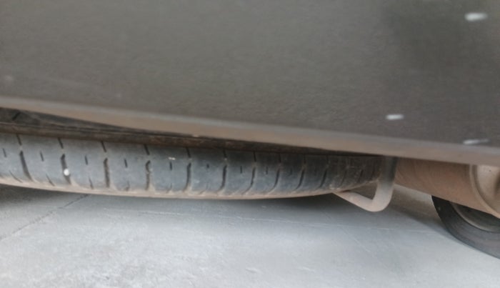 2020 Maruti Ertiga VXI CNG, Petrol, Manual, 89,107 km, tyre