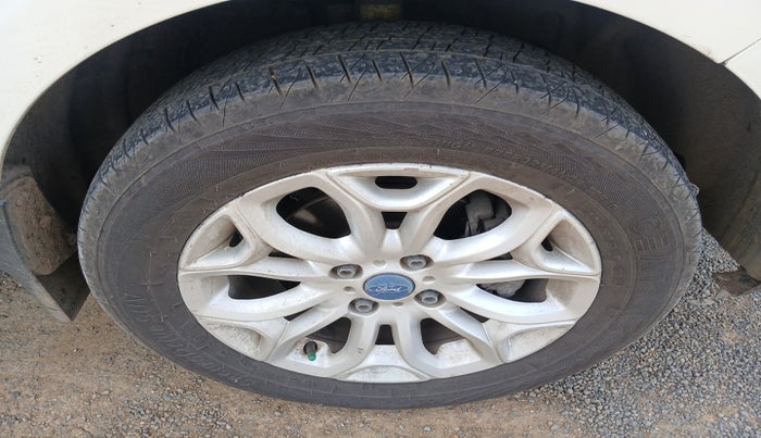 2014 Ford Ecosport TITANIUM 1.5L DIESEL (OPT), Diesel, Manual, 1,54,346 km, tyre
