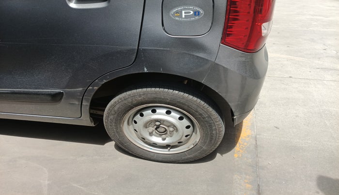 2011 Maruti Wagon R 1.0 LXI CNG, Petrol, Manual, 82,966 km, tyre