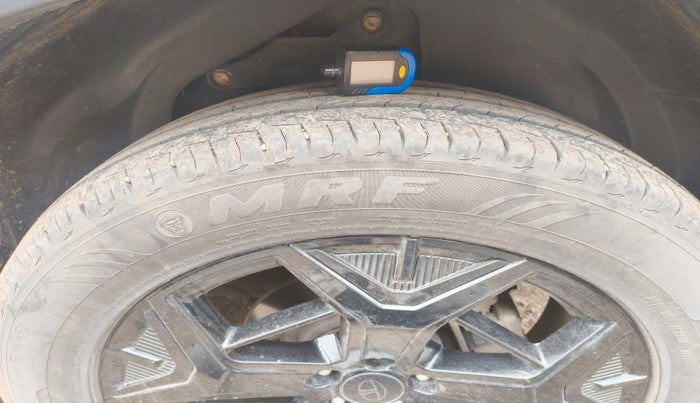 2024 Tata Safari ACCOMPLISHED PLUS 6 STR DARK EDITION AT, Diesel, Automatic, 15,059 km, tyre