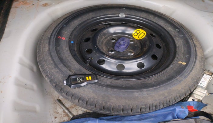 2022 Maruti Dzire ZXI, Petrol, Manual, 42,896 km, tyre
