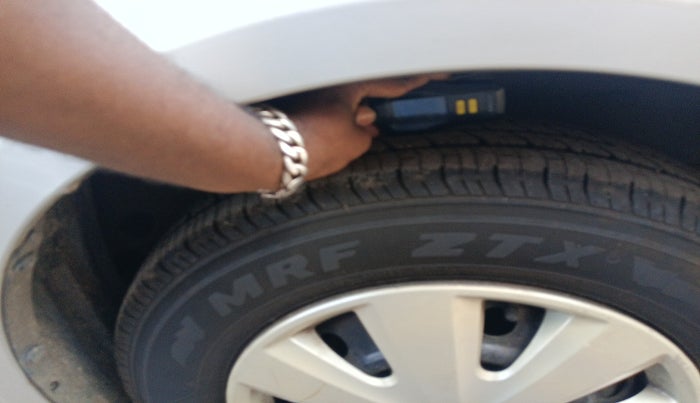 2011 Maruti Swift Dzire VXI, Petrol, Manual, 60,495 km, tyre