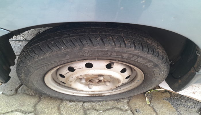 2012 Maruti Wagon R 1.0 LXI CNG, Petrol, Manual, 1,05,382 km, tyre
