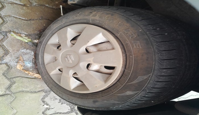 2012 Maruti Wagon R 1.0 LXI CNG, Petrol, Manual, 1,05,382 km, tyre
