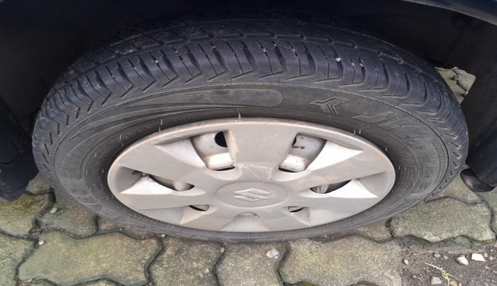 2012 Maruti Wagon R 1.0 LXI CNG, Petrol, Manual, 1,05,382 km, tyre