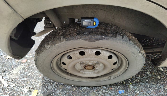 2014 Maruti Wagon R 1.0 LXI, Petrol, Manual, 82,985 km, tyre