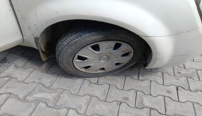 2010 Ford Fiesta ZXI 1.6 PETROL, Petrol, Manual, 94,508 km, tyre
