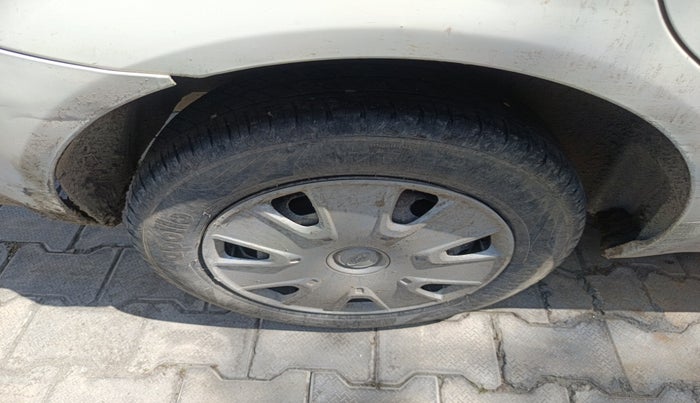 2010 Ford Fiesta ZXI 1.6 PETROL, Petrol, Manual, 94,508 km, tyre