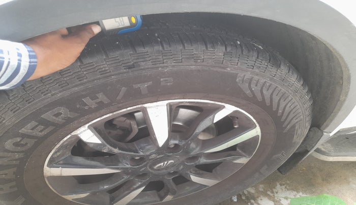 2019 Mahindra XUV500 W11 AT, Diesel, Automatic, 69,231 km, tyre