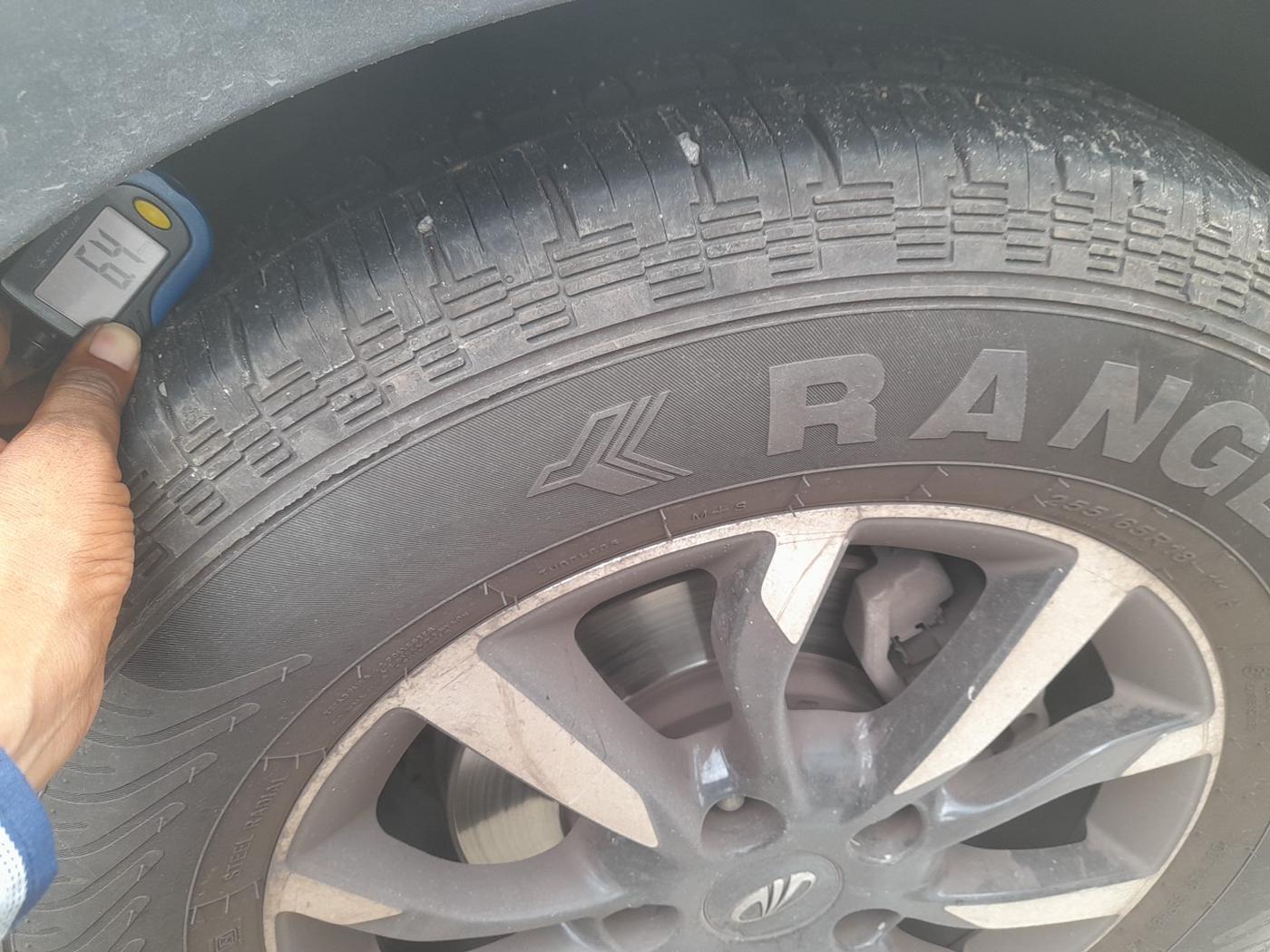 2019 Mahindra XUV500 W11 AT, Diesel, Automatic, 69,231 km, tyre