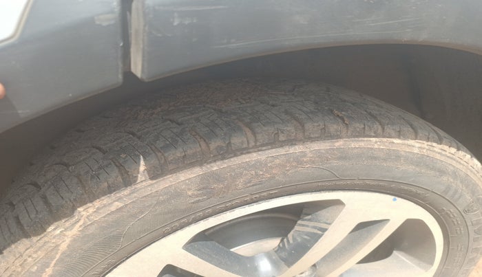 2017 Tata Hexa XT 4X2 7 STR, Diesel, Manual, 88,854 km, tyre