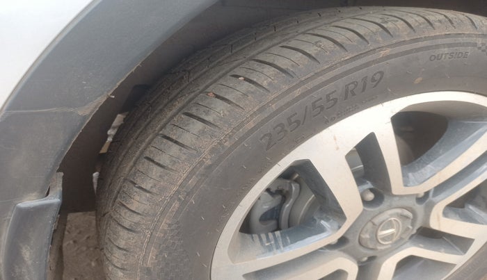 2017 Tata Hexa XT 4X2 7 STR, Diesel, Manual, 88,854 km, tyre