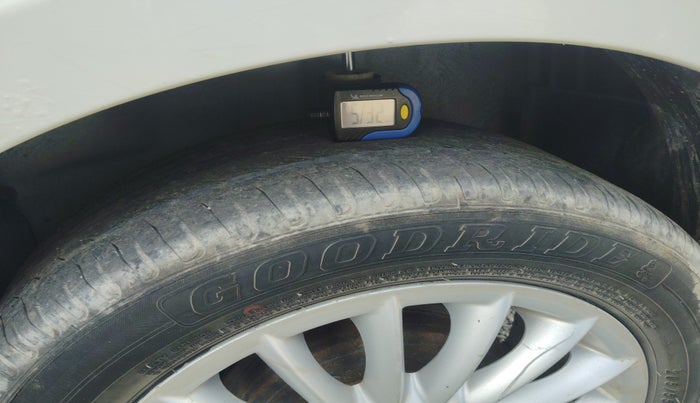 2014 Fiat Linea EMOTION 1.3, Diesel, Manual, 98,206 km, tyre