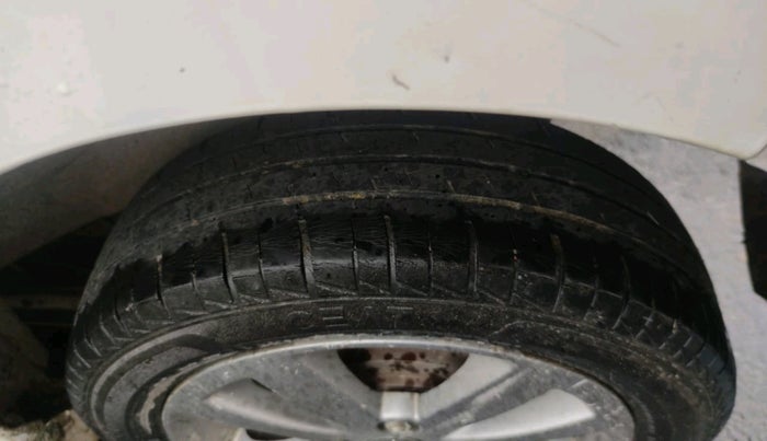 2013 Maruti Wagon R 1.0 VXI, Petrol, Manual, 1,06,838 km, tyre