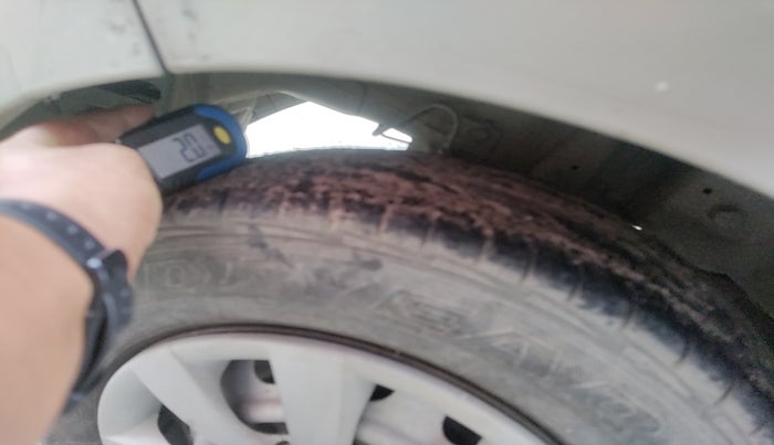 2012 Hyundai Eon ERA +, Petrol, Manual, 31,981 km, tyre