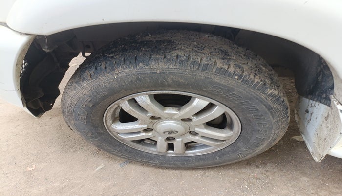 2012 Mahindra Scorpio VLX 2WD BS-III, Diesel, Manual, 1,15,710 km, tyre