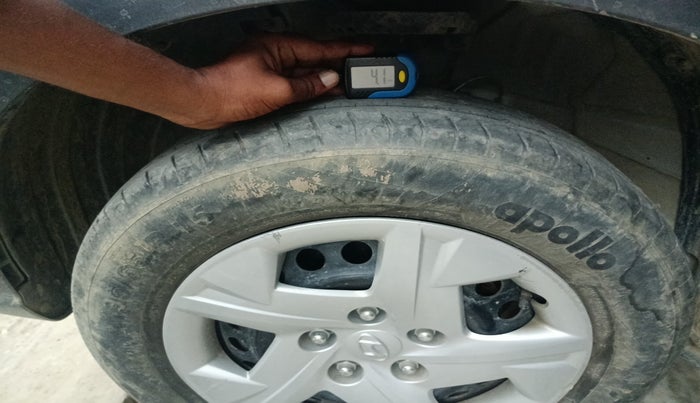 2019 Hyundai VENUE E 1.2, Petrol, Manual, 27,932 km, tyre