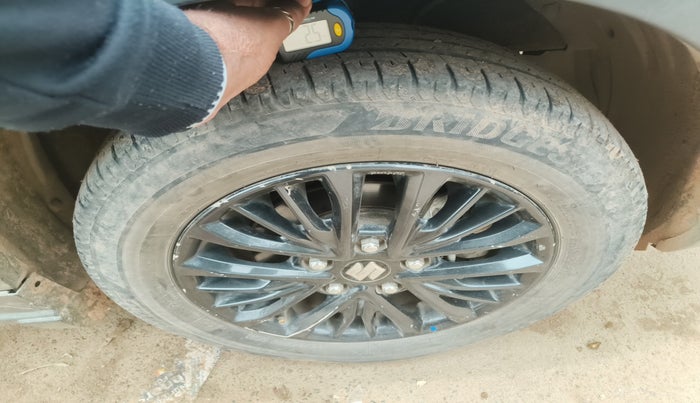 2021 Maruti XL6 ZETA AT, Petrol, Automatic, 25,695 km, tyre