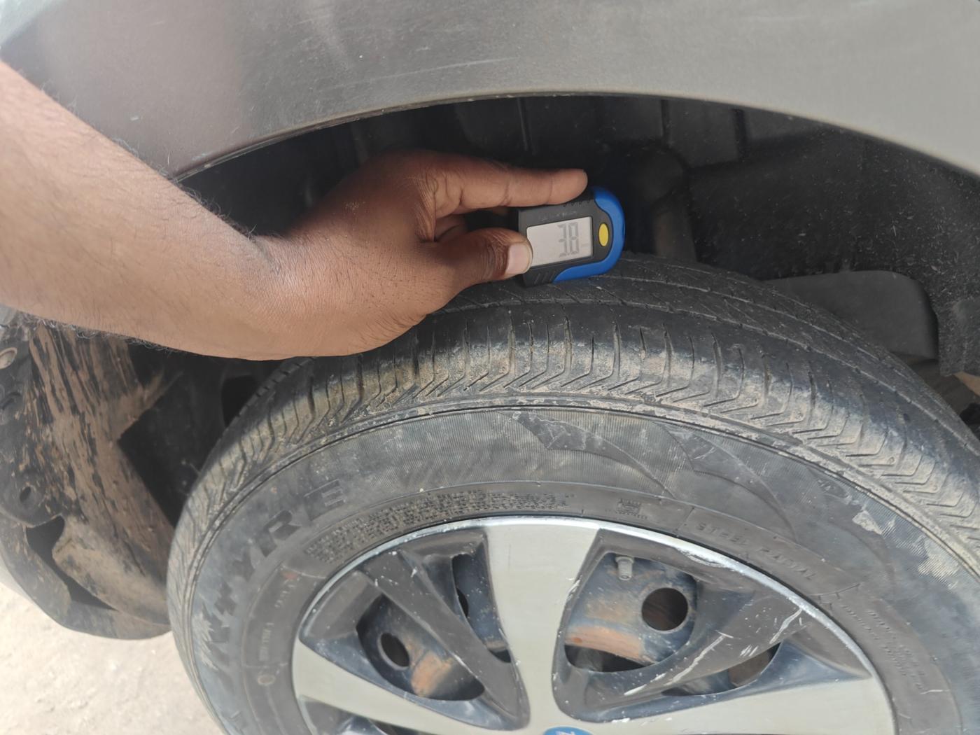 2019 Maruti Swift VDI, Diesel, Manual, 1,21,290 km, tyre