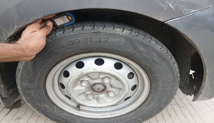 2015 Hyundai Eon ERA +, Petrol, Manual, 1,12,000 km, tyre