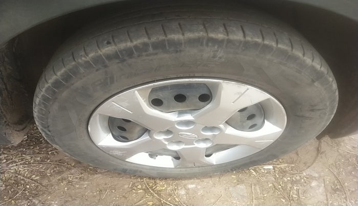 2022 Mahindra XUV300 W6 1.5 DIESEL AMT, Diesel, Automatic, 41,197 km, tyre
