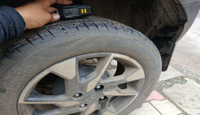2023 Tata PUNCH ACCOMPLISHED AMT, Petrol, Automatic, 18,050 km, tyre