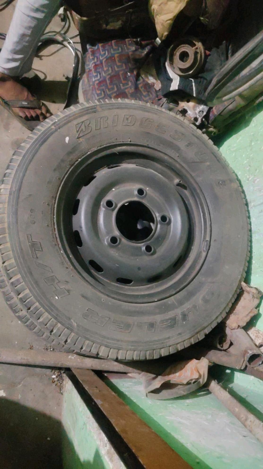 2016 Mahindra Bolero ZLX BS IV, Diesel, Manual, 1,30,609 km, tyre