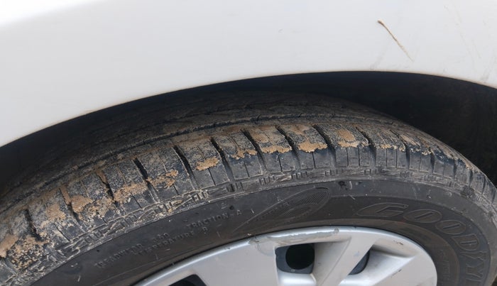 2013 Hyundai i20 MAGNA 1.2, Petrol, Manual, 1,17,276 km, tyre