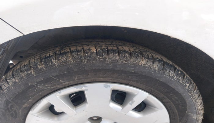 2013 Hyundai i20 MAGNA 1.2, Petrol, Manual, 1,17,276 km, tyre