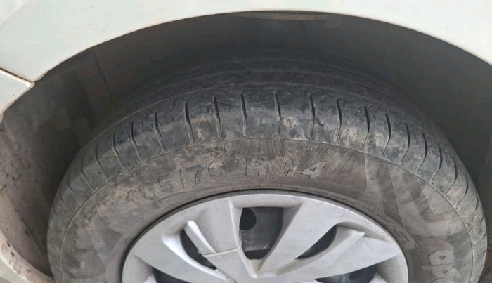 2010 Maruti Swift VXI, Petrol, Manual, 1,42,290 km, tyre