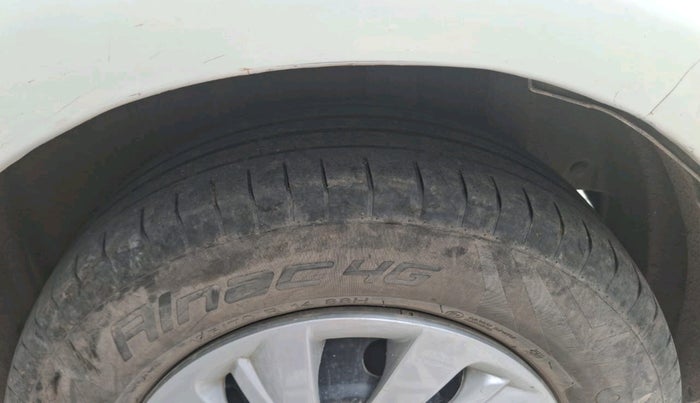 2010 Maruti Swift VXI, Petrol, Manual, 1,42,290 km, tyre