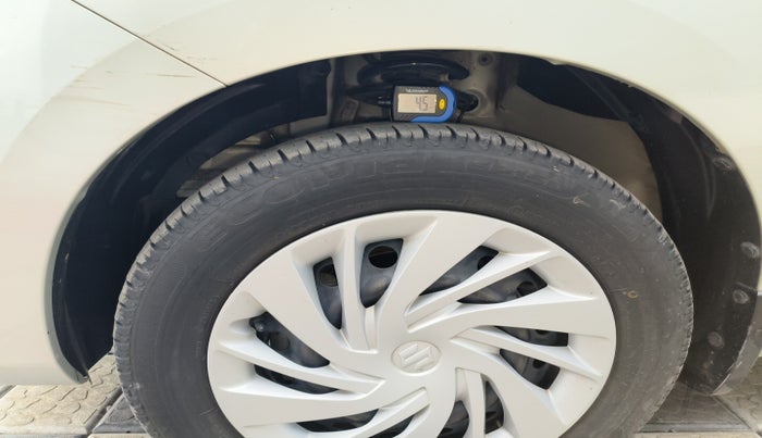 2020 Maruti Ertiga VXI SHVS, Petrol, Manual, 65,323 km, tyre