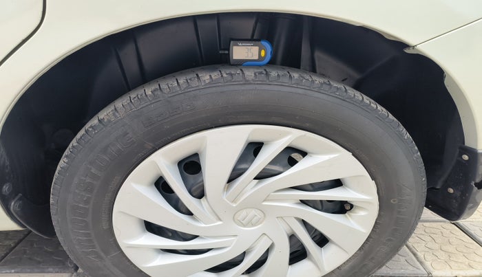 2020 Maruti Ertiga VXI SHVS, Petrol, Manual, 65,323 km, tyre