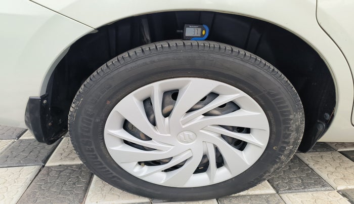 2020 Maruti Ertiga VXI SHVS, Petrol, Manual, 65,323 km, tyre
