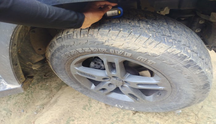 2023 Mahindra Thar LX P 2WD AT HT, Petrol, Automatic, 21,673 km, tyre