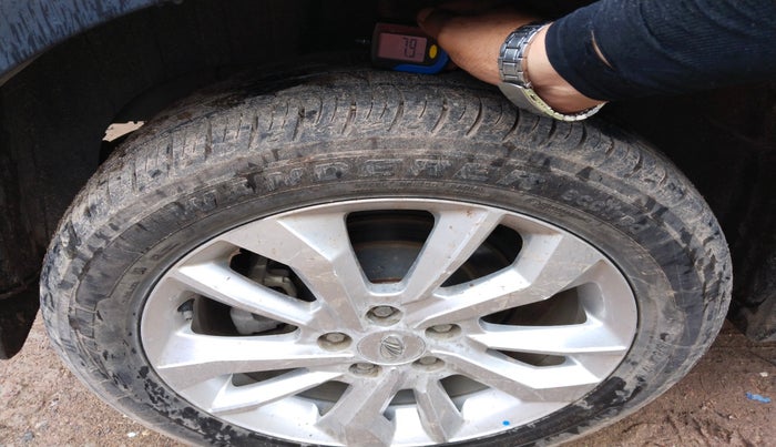 2021 Mahindra XUV300 W8 1.2 PETROL, Petrol, Manual, 10,779 km, tyre