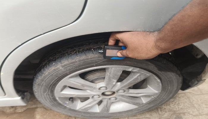 2013 Maruti Wagon R Stingray VXI, Petrol, Manual, 82,535 km, tyre