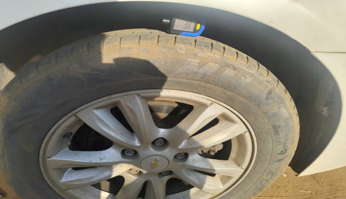 2016 Chevrolet Cruze LTZ AT, Diesel, Automatic, 1,59,399 km, tyre