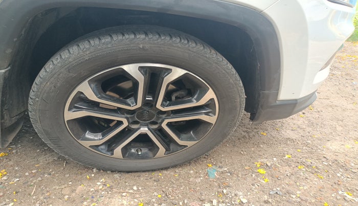 2021 Jeep Compass LIMITED (O) 2.0 DIESEL, Diesel, Manual, 1,25,651 km, tyre