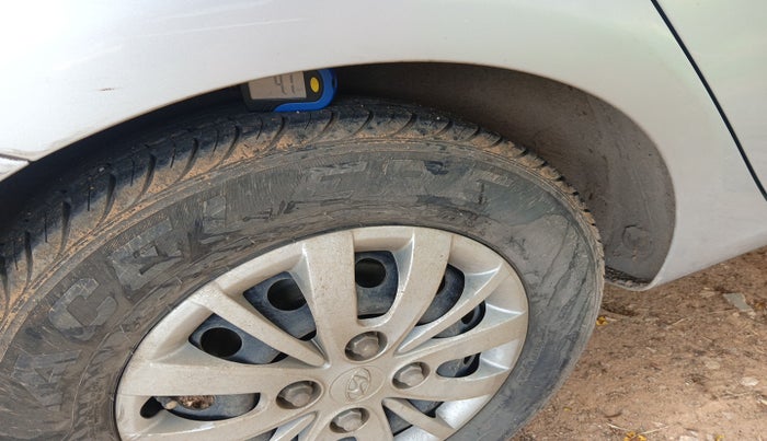 2013 Hyundai i10 SPORTZ 1.2 AT, Petrol, Automatic, 44,699 km, tyre
